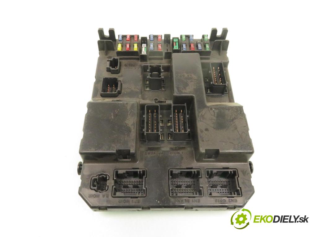 PEUGEOT 307 (3A/C) HB 2004 65,00 1.4 16V - KFU (ET3J4) 1360,00 MODUL BSI 9651196980A