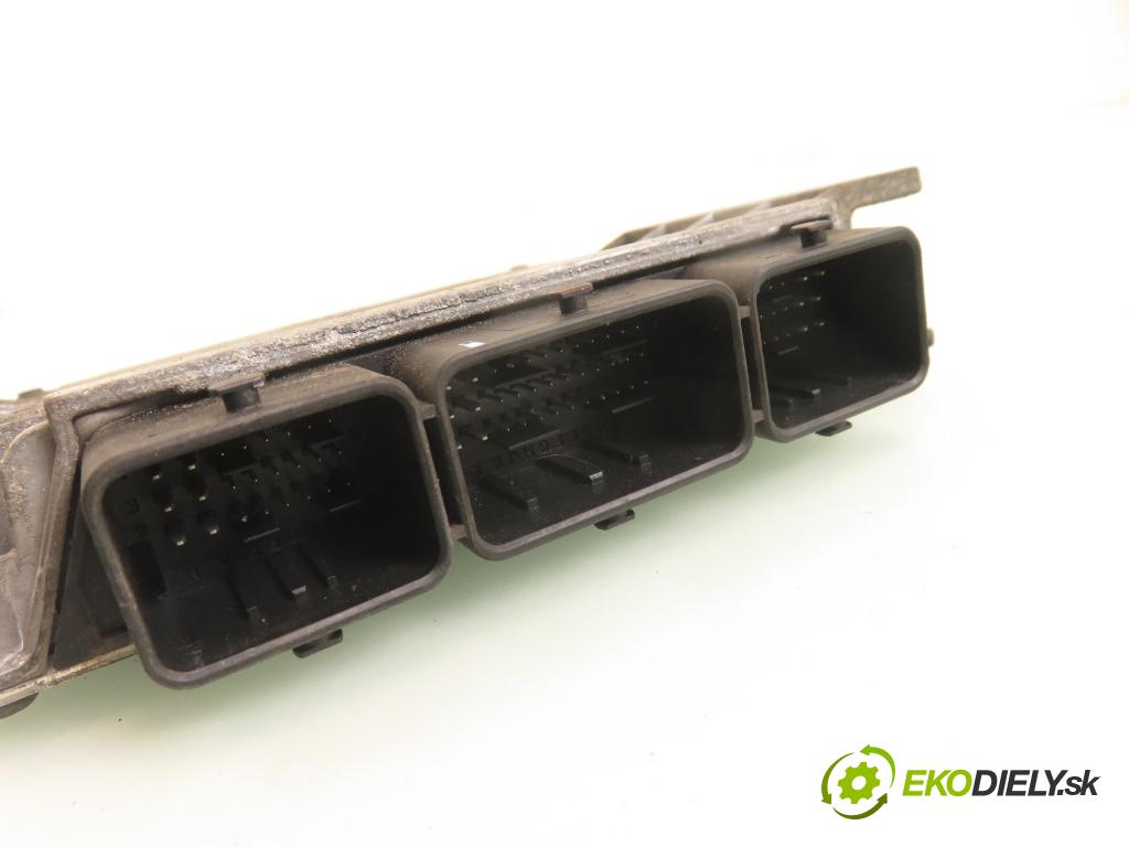 PEUGEOT 206 liftback (2A/C) HB 2002 44,00 1.1 60 - HFZ 1124,00 Riadiaca jednotka Motor IAW48P276 ; 9643707380