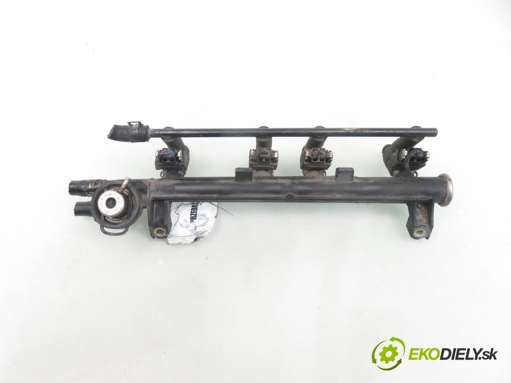 VW SHARAN (7M8, 7M9, 7M6) MINIVAN 2001 85,00 2 - ADY 1984,00 Lišta vstrekovacia 0280155791 ; 2900900529 (Vstrekovacie lišty)