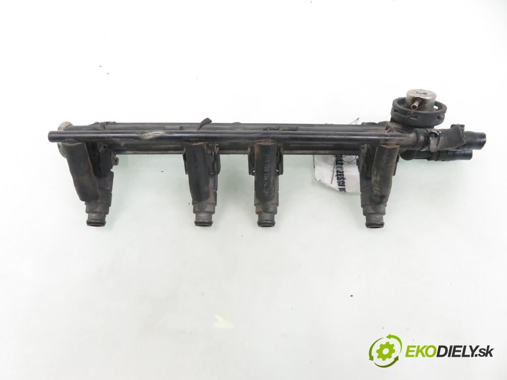 VW SHARAN (7M8, 7M9, 7M6) MINIVAN 2001 85,00 2 - ADY 1984,00 Lišta vstrekovacia 0280155791 ; 2900900529 (Vstrekovacie lišty)