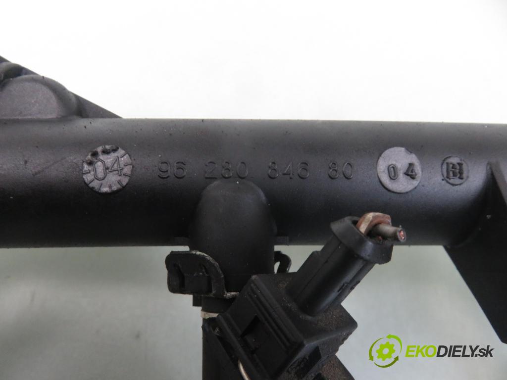 PEUGEOT 307 (3A/C) HB 2003 80,00 1.6 16V - NFU (TU5JP4) 1587,00 Lišta vstrekovacia 9628084680 (Vstrekovacie lišty)