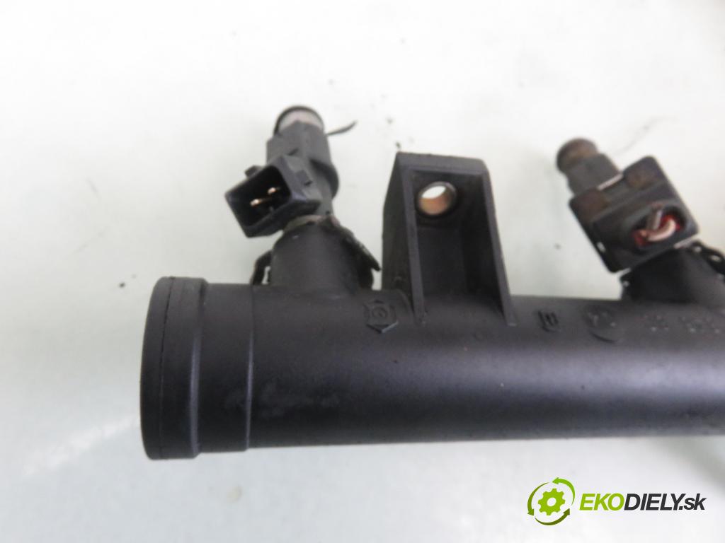 PEUGEOT 307 (3A/C) HB 2003 80,00 1.6 16V - NFU (TU5JP4) 1587,00 Lišta vstrekovacia 9628084680 (Vstrekovacie lišty)