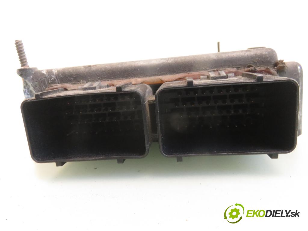 CHRYSLER VOYAGER / GRAND VOYAGER III (GS) VAN 1998 110,00 3 - EFA 2972,00 Riadiaca jednotka Motor 04834648