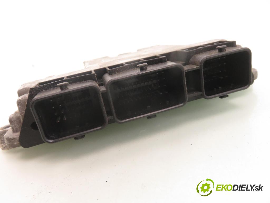RENAULT SCENIC II (JM0/1_) MINIVAN 2005 96,00 1.9 dCi (JM15) - F9Q 804 1870,00 Riadiaca jednotka Motor 0281012589 ; 8200527725 ; 8200527756