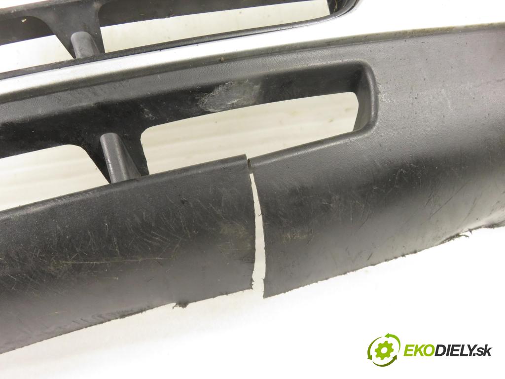 VW BORA (1J2) SEDAN 2003 74,00 1.9 TDI PD 101 - ATD 1896,00 nárazník přední část