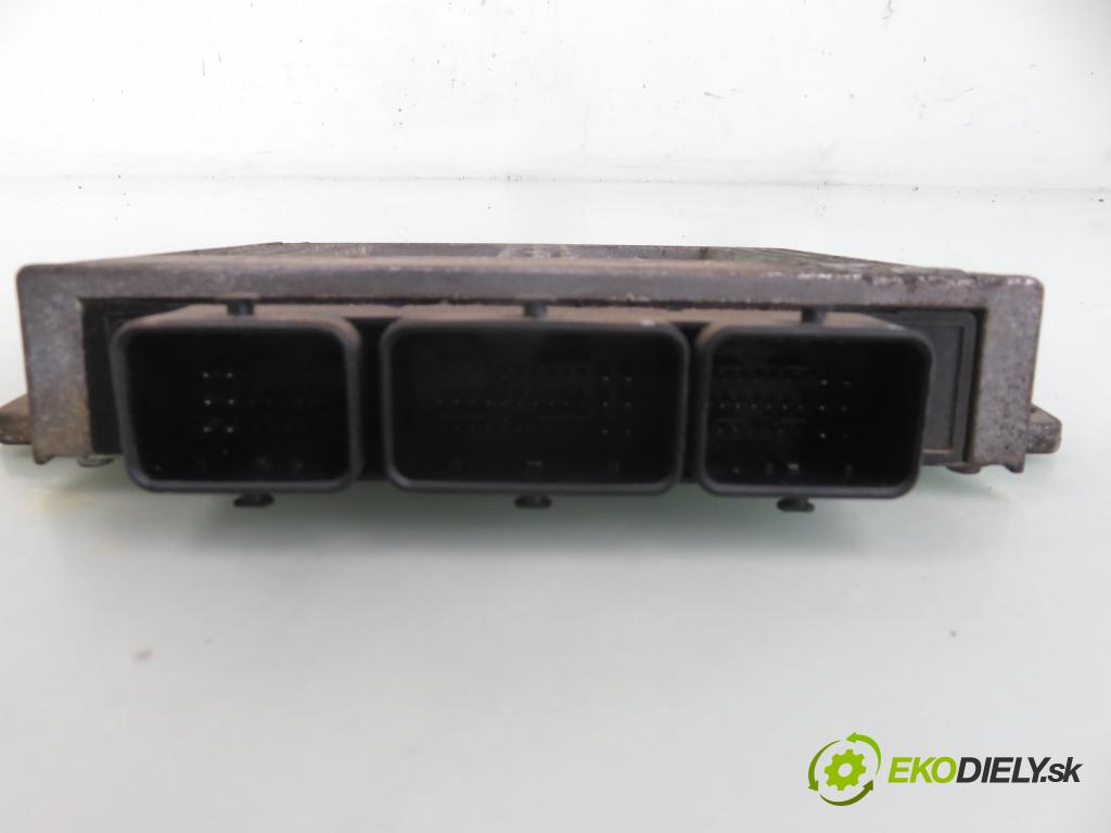 RENAULT LAGUNA II (BG0/1_) LIFTBACK 2002 89,00 1.8 16V 121 - F4P 770 1783,00 Riadiaca jednotka Motor 8200142883 ; 8200045893 ; 216459772