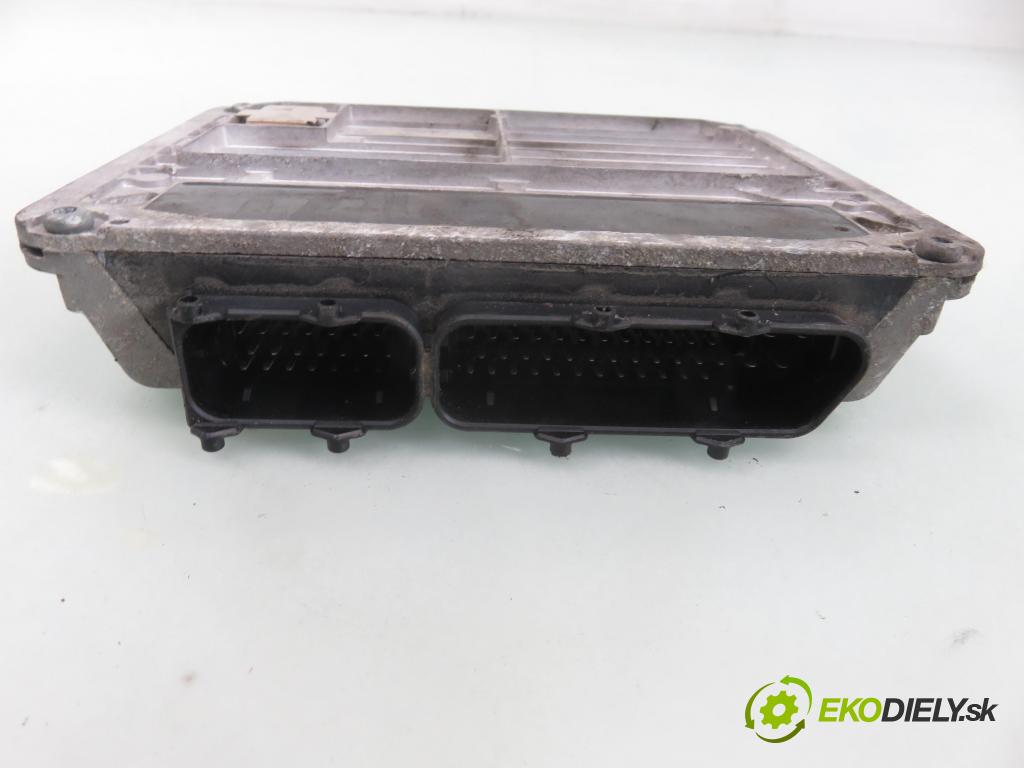 VW GOLF IV (1J1) HB 1998 74,00 1.6 - AEH 1595,00 Riadiaca jednotka Motor 06A906019F ; 5WP485807