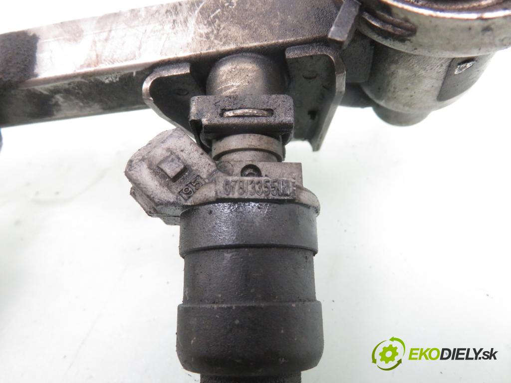 AUDI A4 (8D2, B5) SEDAN 1995 74,00 1.6 - AHL 1595,00 Lišta vstrekovacia 050133681A ; 078133551N ; 0280160516 (Vstrekovacie lišty)