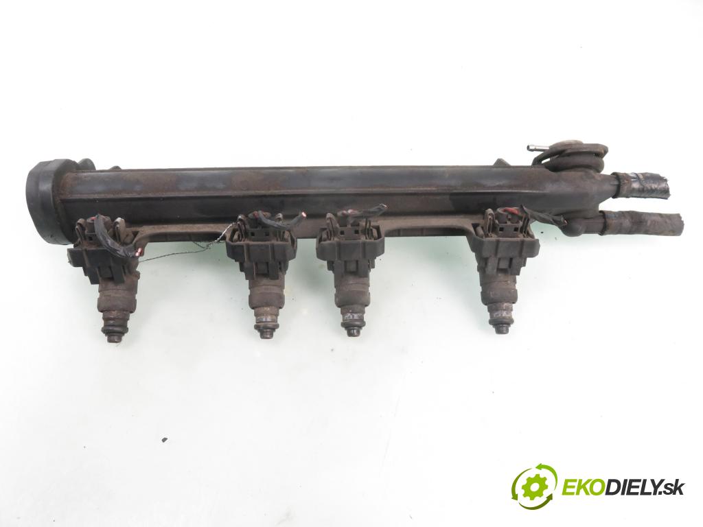 VW GOLF IV (1J1) HB 1998 74,00 1.6 - AEH 1595,00 Lišta vstrekovacia 06A133317A ; 037906031AA ; 037133035 (Vstrekovacie lišty)