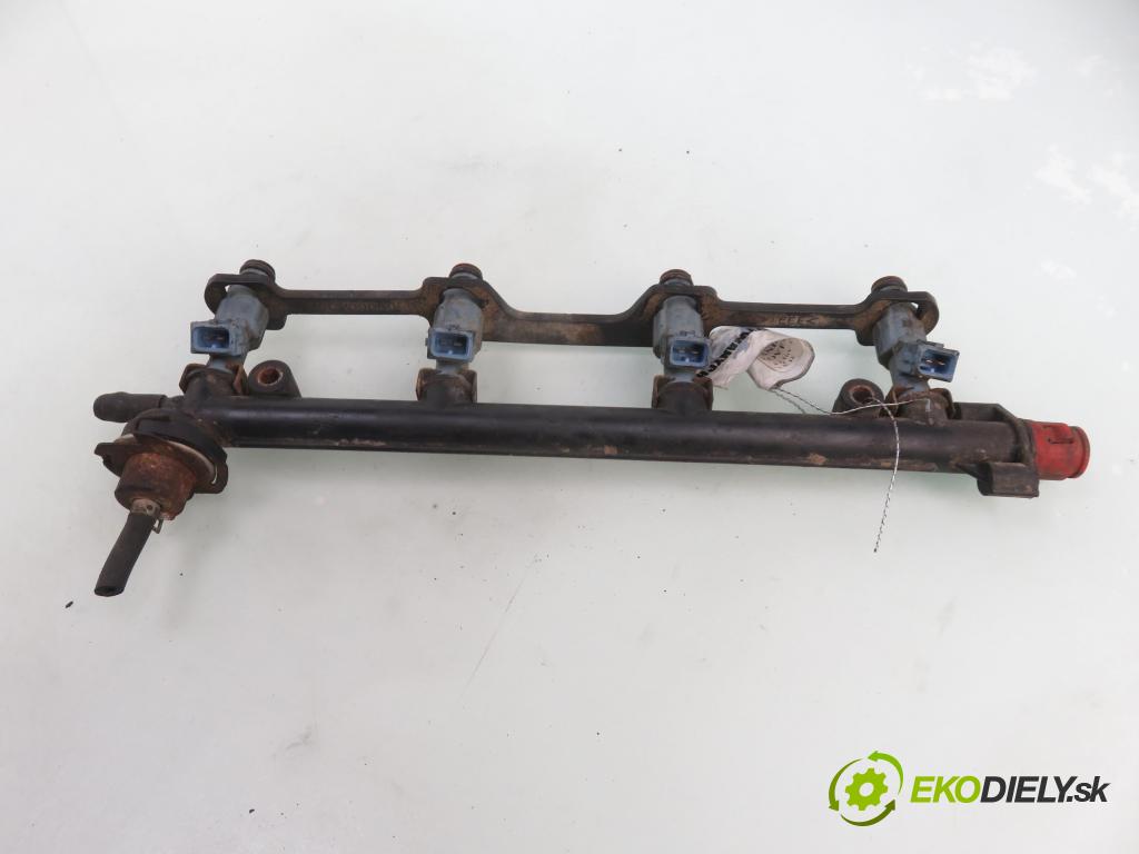 LAND ROVER FREELANDER (L314) TERENOWY 2000 88,00 1.8 i 16V 4x4 - 18 K4F 1796,00 Lišta vstrekovacia 0280155885 (Vstrekovacie lišty)