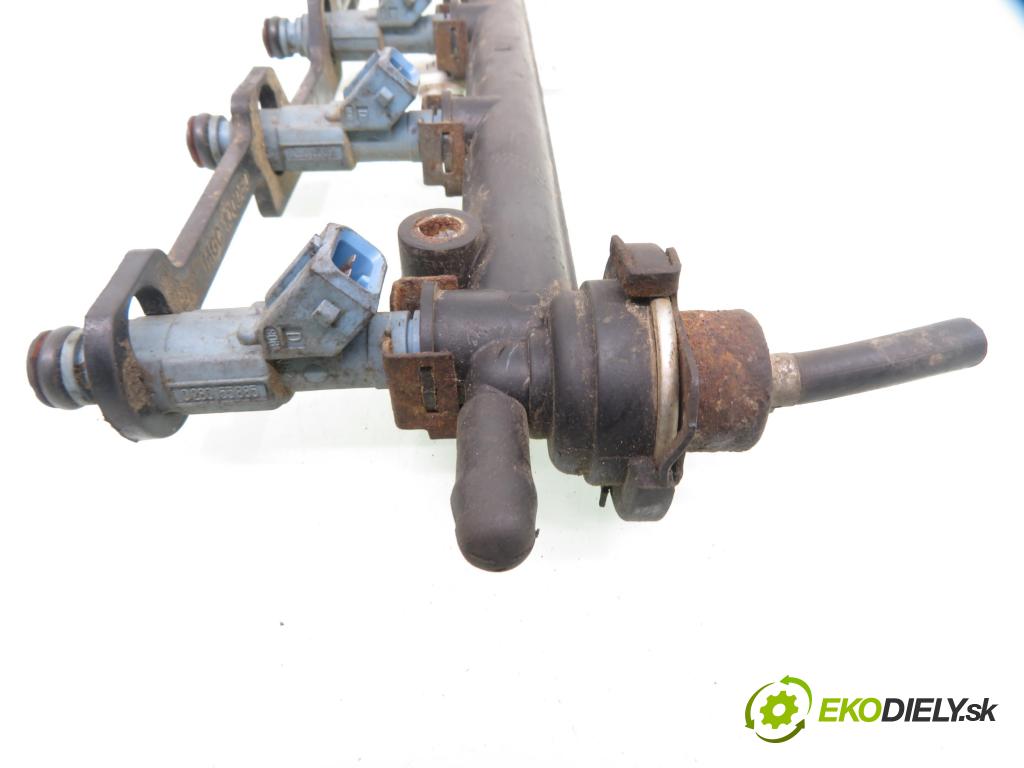 LAND ROVER FREELANDER (L314) TERENOWY 2000 88,00 1.8 i 16V 4x4 - 18 K4F 1796,00 Lišta vstrekovacia 0280155885 (Vstrekovacie lišty)