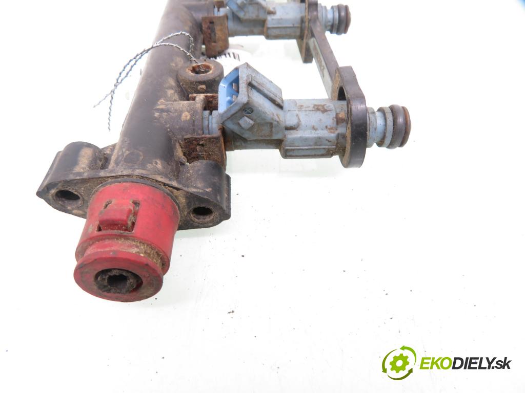 LAND ROVER FREELANDER (L314) TERENOWY 2000 88,00 1.8 i 16V 4x4 - 18 K4F 1796,00 Lišta vstrekovacia 0280155885 (Vstrekovacie lišty)