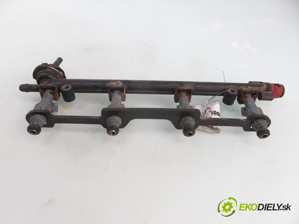 LAND ROVER FREELANDER (L314) TERENOWY 2000 88,00 1.8 i 16V 4x4 - 18 K4F 1796,00 Lišta vstrekovacia 0280155885 (Vstrekovacie lišty)