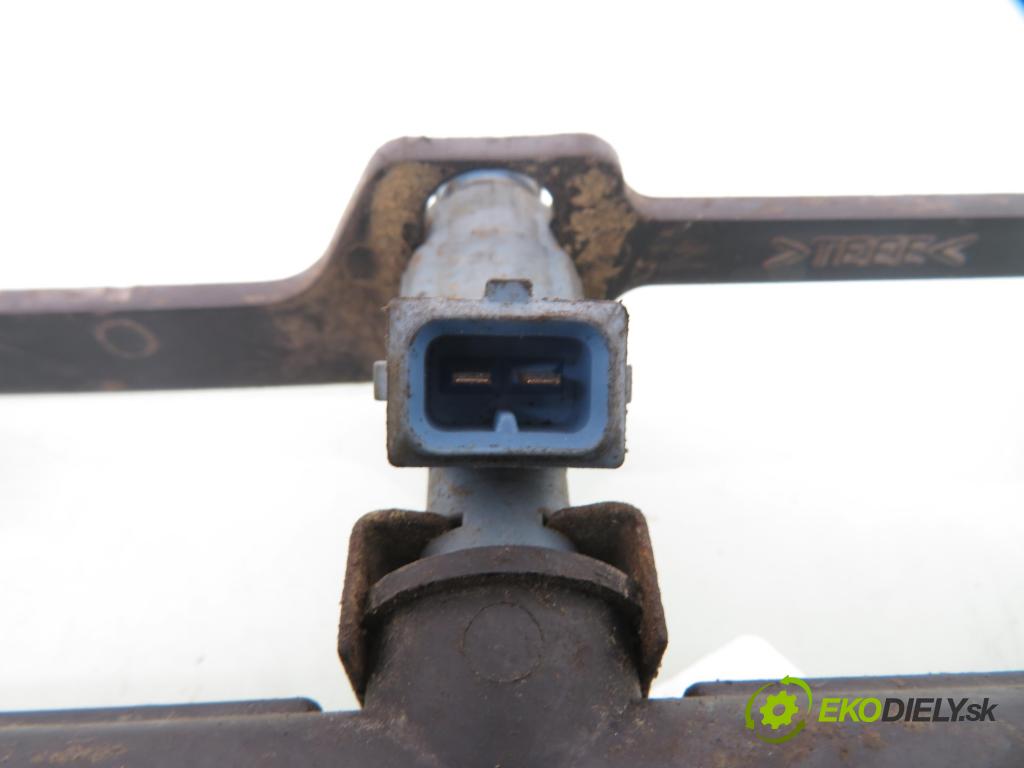 LAND ROVER FREELANDER (L314) TERENOWY 2000 88,00 1.8 i 16V 4x4 - 18 K4F 1796,00 Lišta vstrekovacia 0280155885 (Vstrekovacie lišty)