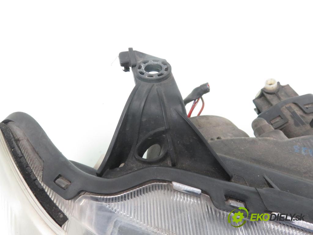 MAZDA 323 F VI (BJ) HB 2001 72,00 1.6 - ZM 1598,00 Svetlo PP P1364R