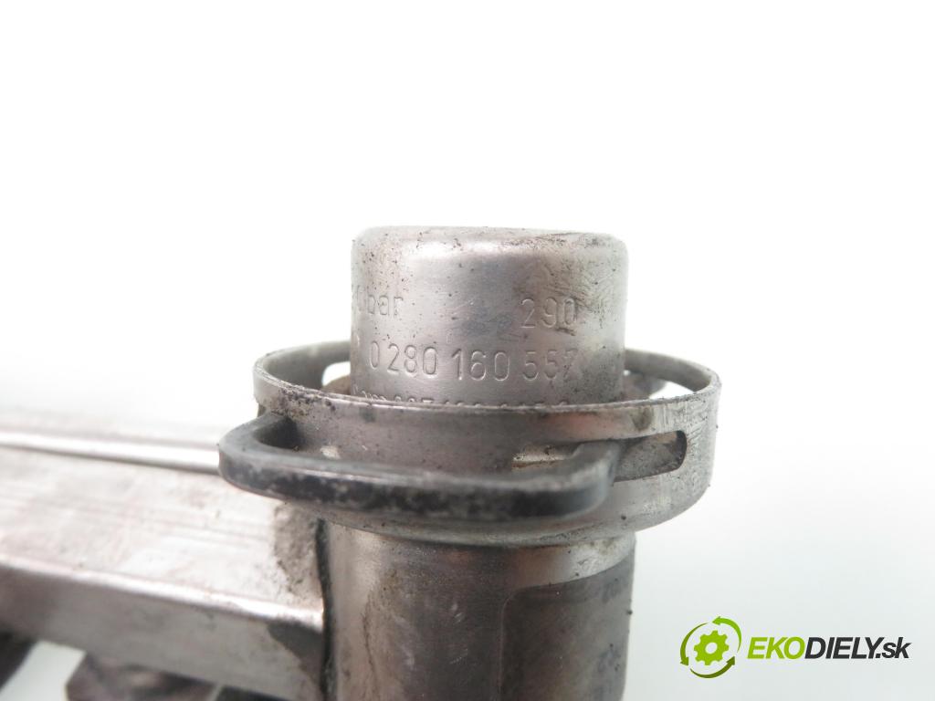 AUDI A3 (8L1) HB 2000 110,00 1.8 T - ARZ 1781,00 Lišta vstrekovacia 0280156061 ; 0280160557 (Vstrekovacie lišty)