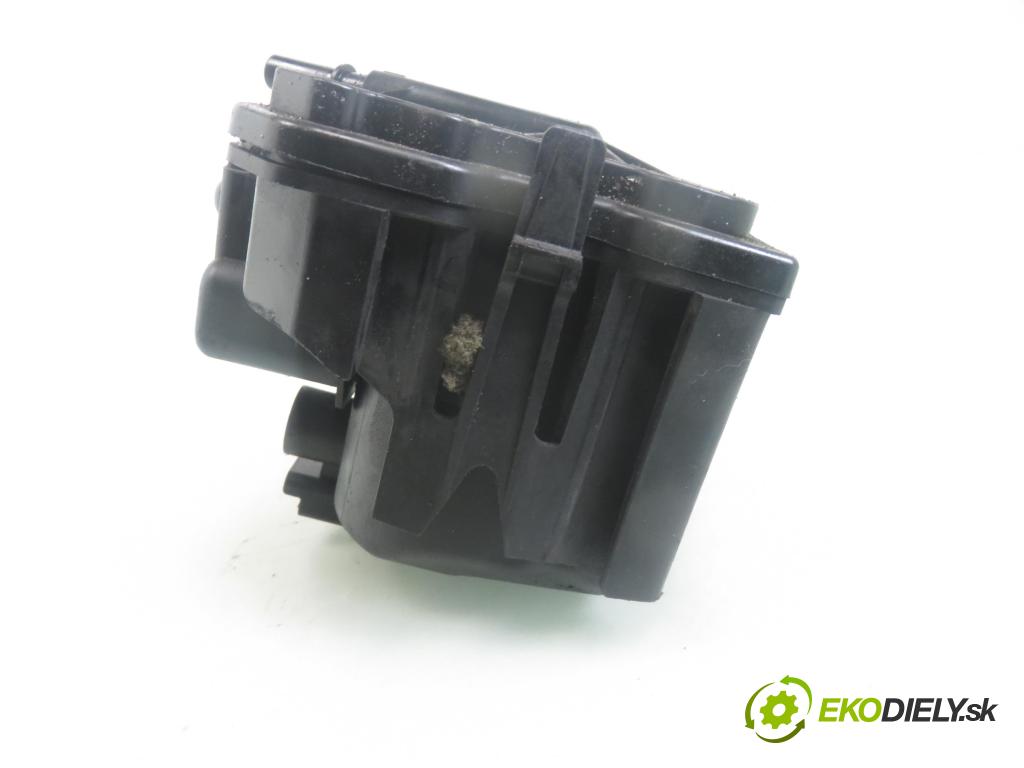 FORD FOCUS II (DA_, HCP) HB 2005 80,00 1.6 TDCi - G8DD 1560,00 Obal filtra paliva 0450907006 ; 9305108C