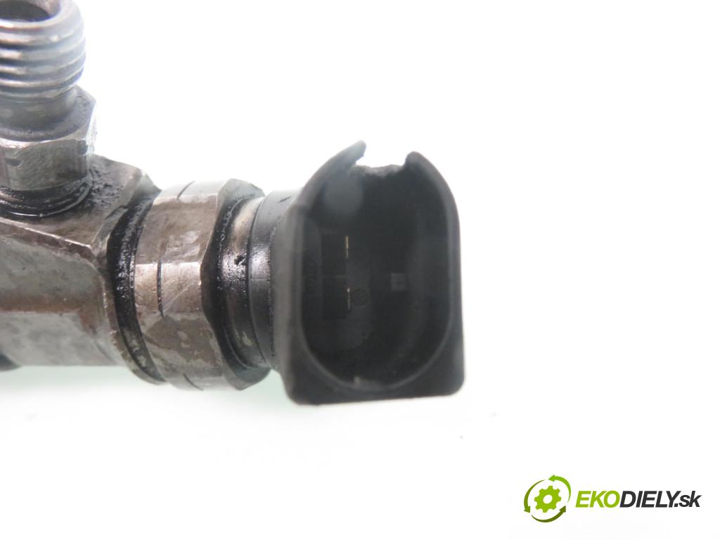 BMW 3 Touring (E46) KOMBI 2002 85,00 318 d 116 - M47 D20 (204D4) 1995,00 vstrekovač 0445110149 ; 7790629 (Vstrekovač paliva)