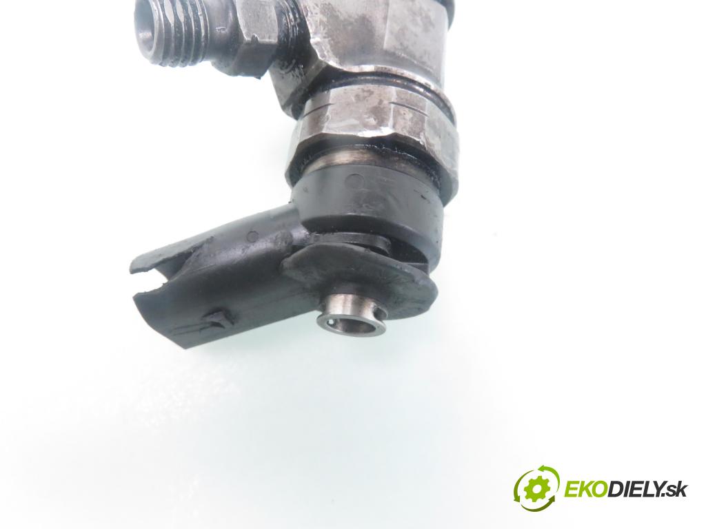 BMW 3 Touring (E46) KOMBI 2002 85,00 318 d 116 - M47 D20 (204D4) 1995,00 vstrekovač 0445110149 ; 7790629 (Vstrekovač paliva)