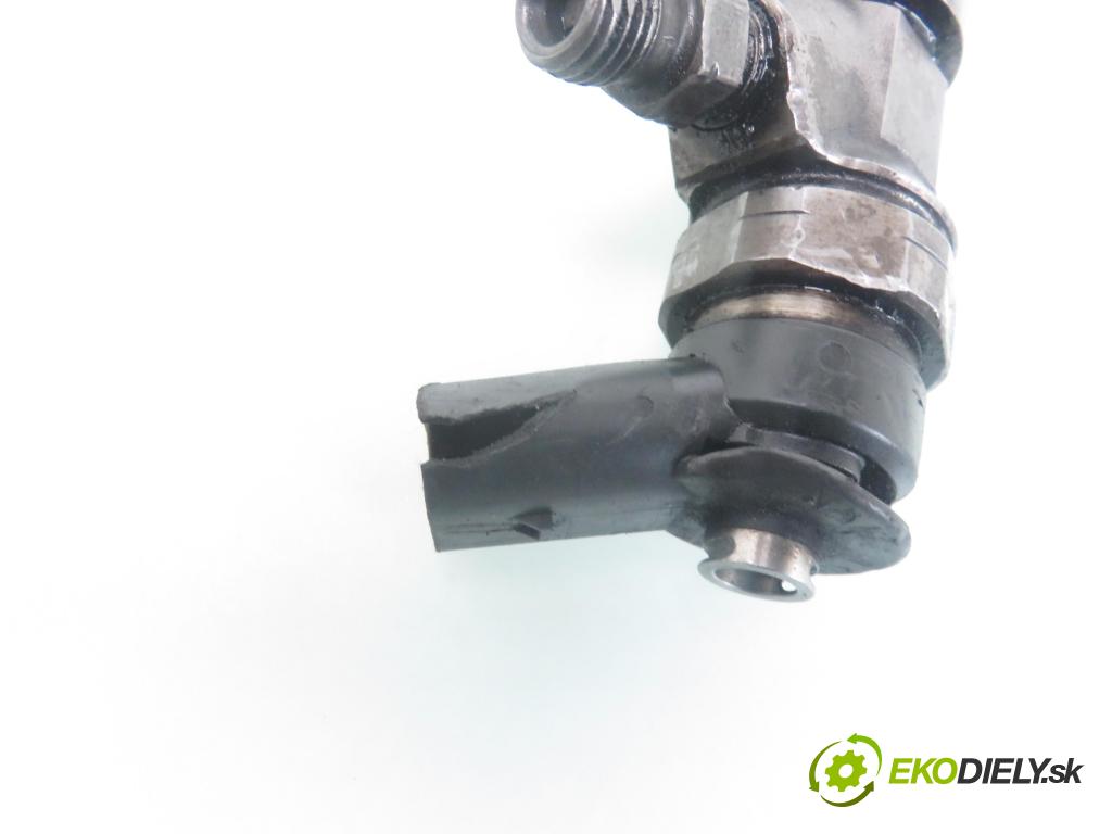 BMW 3 Touring (E46) KOMBI 2002 85,00 318 d 116 - M47 D20 (204D4) 1995,00 vstrekovač 0445110149 ; 7790629 (Vstrekovač paliva)