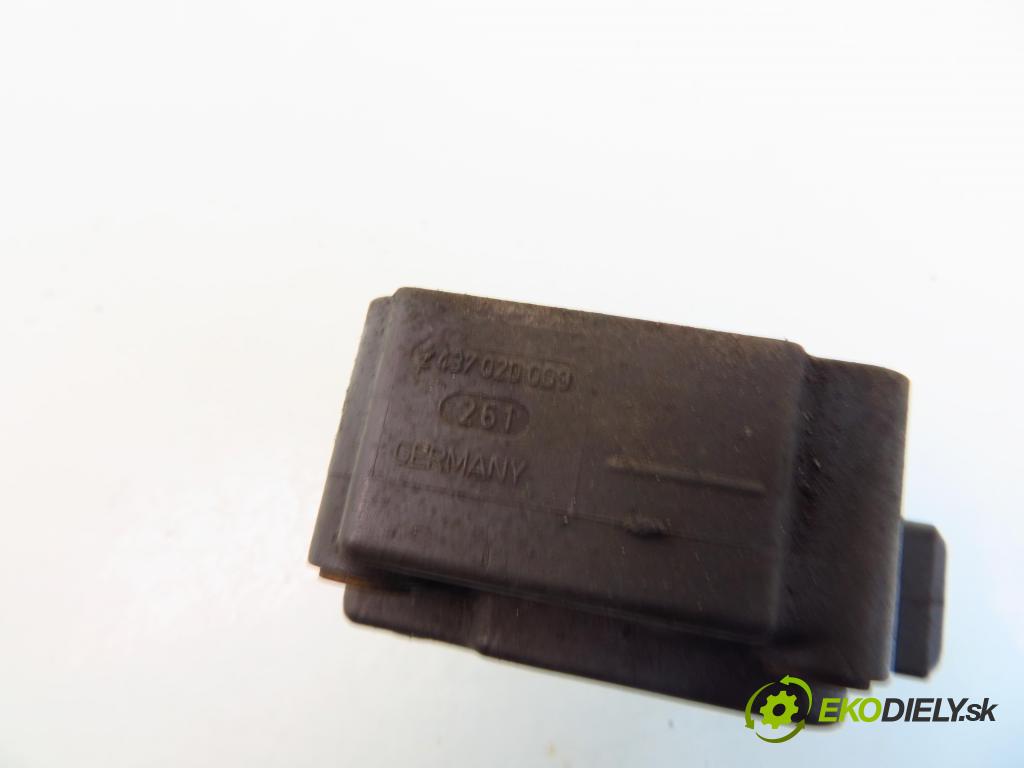AUDI 80 (89, 89Q, 8A, B3) SEDAN 1989 66,00 1.8 S 90 (KE-Jetronic) - JN 1781,00 Regulátor TLAK: paliva 2437020009
