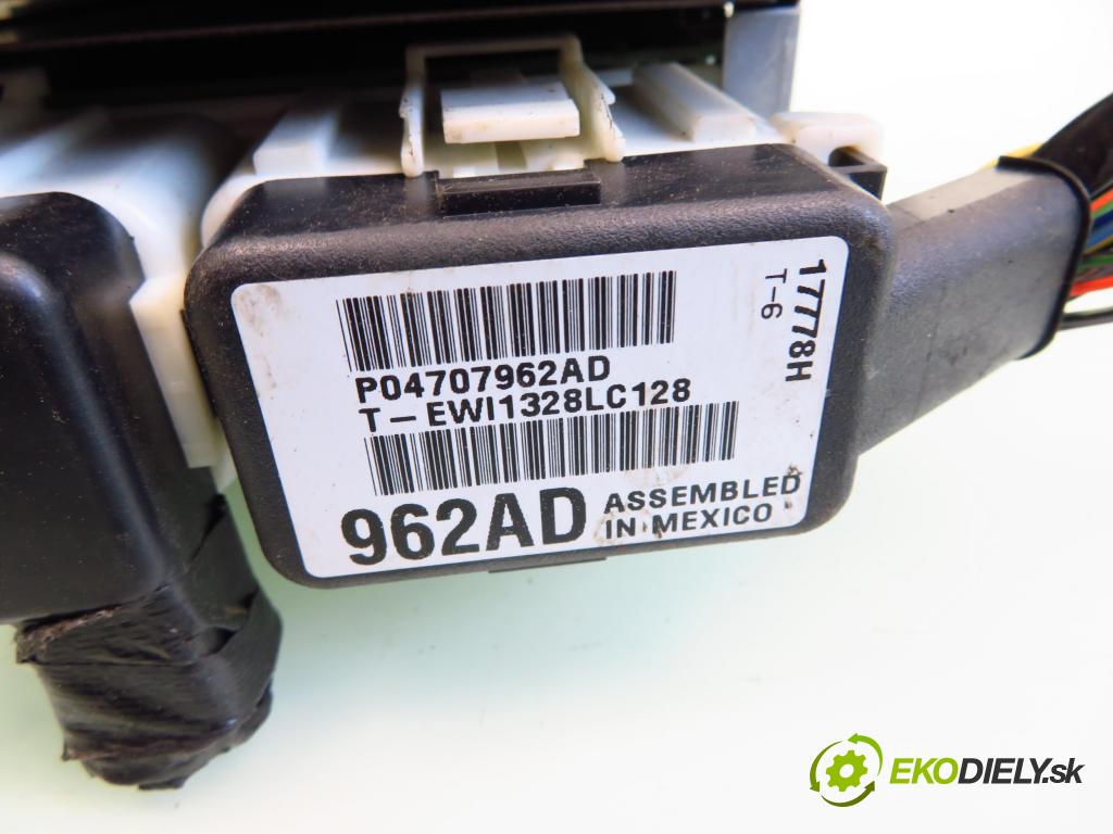 CHRYSLER VOYAGER / GRAND VOYAGER III (GS) VAN 1998 110,00 3 - EFA 2972,00 MODUL BSI P04707994AC ; P04801060AD ; P04707962AD