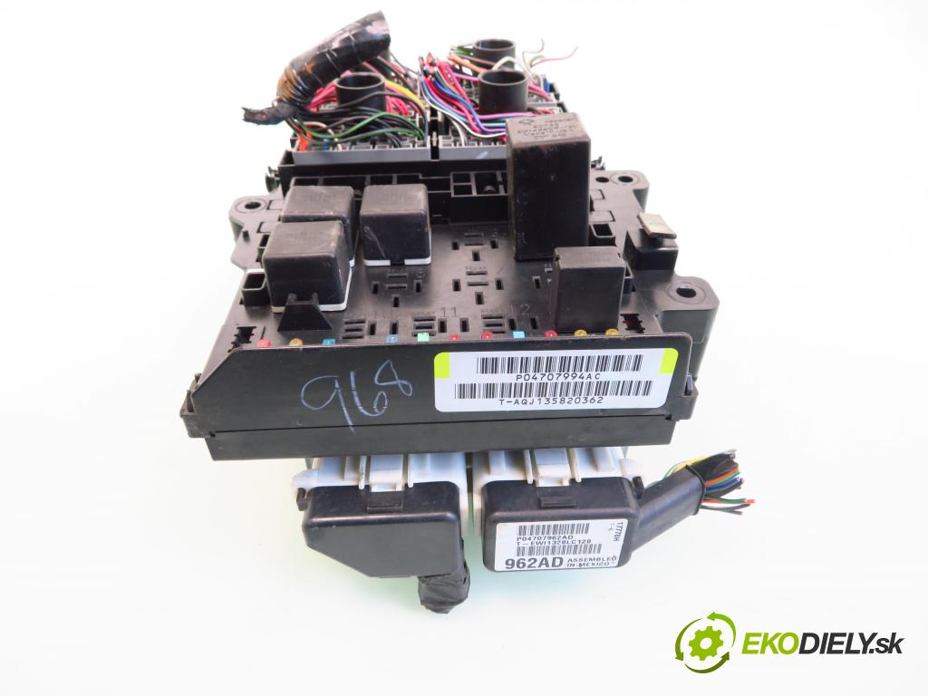 CHRYSLER VOYAGER / GRAND VOYAGER III (GS) VAN 1998 110,00 3 - EFA 2972,00 MODUL BSI P04707994AC ; P04801060AD ; P04707962AD
