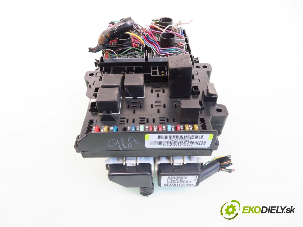 CHRYSLER VOYAGER / GRAND VOYAGER III (GS) VAN 1998 110,00 3 - EFA 2972,00 MODUL BSI P04707994AC ; P04801060AD ; P04707962AD