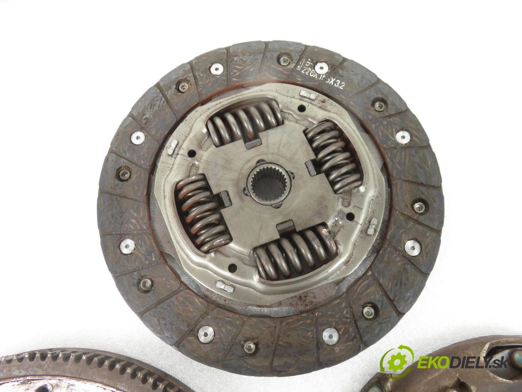 VW CADDY III Furgon (2KA, 2KH, 2CA, 2CH) FURGON 2006 59,00 1.4 - BUD 1390,00 Koleso zotrvačník 030105271M ; 036141026G