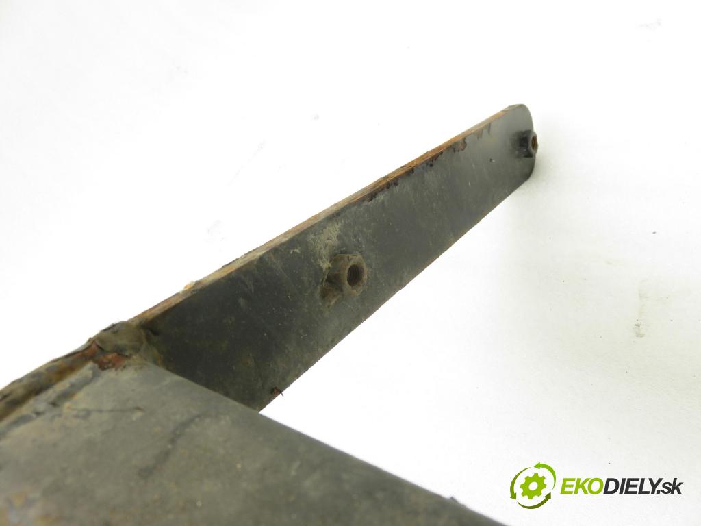 AUDI A3 (8L1) HB 1998 74,00 1.6 8V 101 - AEH 1595,00 Hák