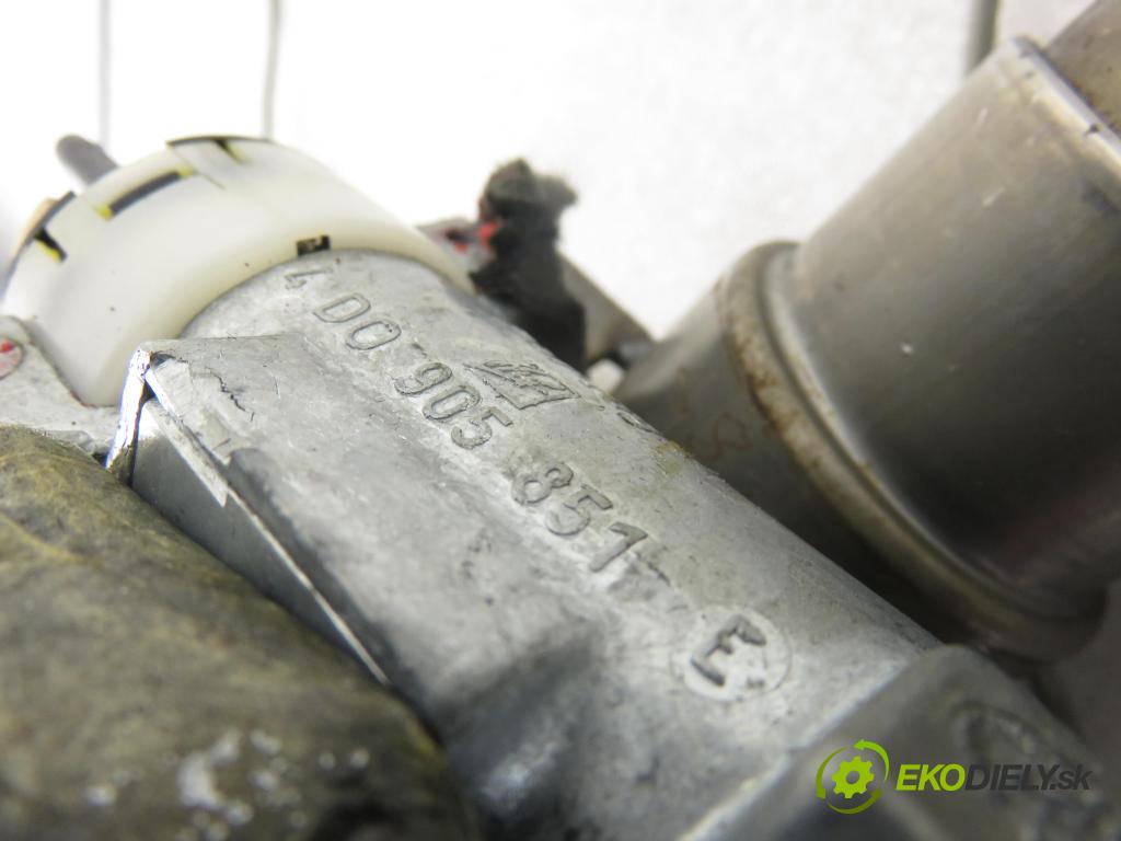 AUDI A8 D2 (4D2, 4D8) SEDAN 1998 110,00 2.5 TDI - AFB 2496,00 Hriadeľ, tyč volantu 4D0905851E ; 404108 (Tyče riadenia (volantu))