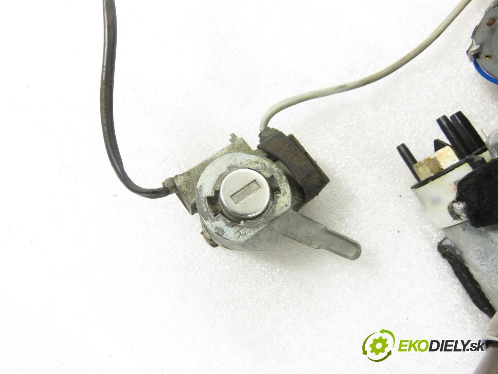 AUDI A8 D2 (4D2, 4D8) SEDAN 1998 110,00 2.5 TDI - AFB 2496,00 Hriadeľ, tyč volantu 4D0905851E ; 404108 (Tyče riadenia (volantu))