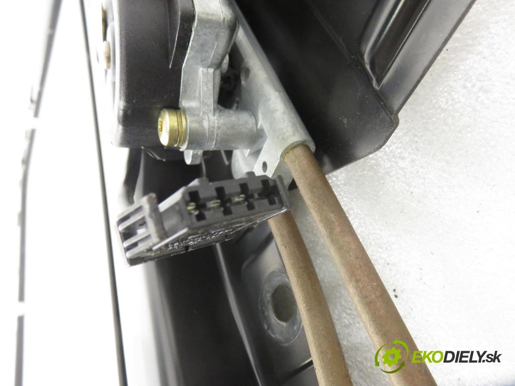 AUDI A8 D2 (4D2, 4D8) SEDAN 1998 110,00 2.5 TDI - AFB 2496,00 střešní okno 4B0959591C ; 404208 (Okna karoserie)