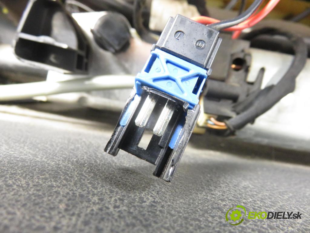 RENAULT VEL SATIS (BJ0_) HB 2005 102,00 2.2 dCi (BJ00) - G9T 606 2188,00 Sedadlo šoféri