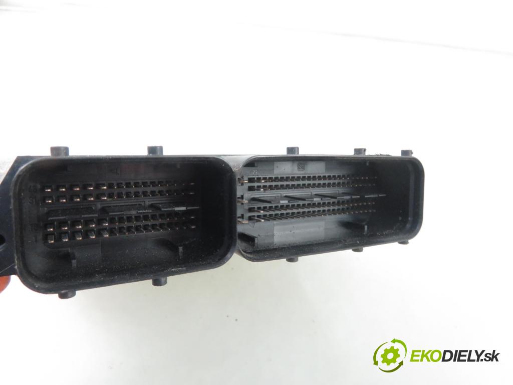 VW GOLF V (1K1) HB 2004 85,00 1.6 FSI - BAG 1598,00 Riadiaca jednotka Motor 03C906056BA ; 0261S02070