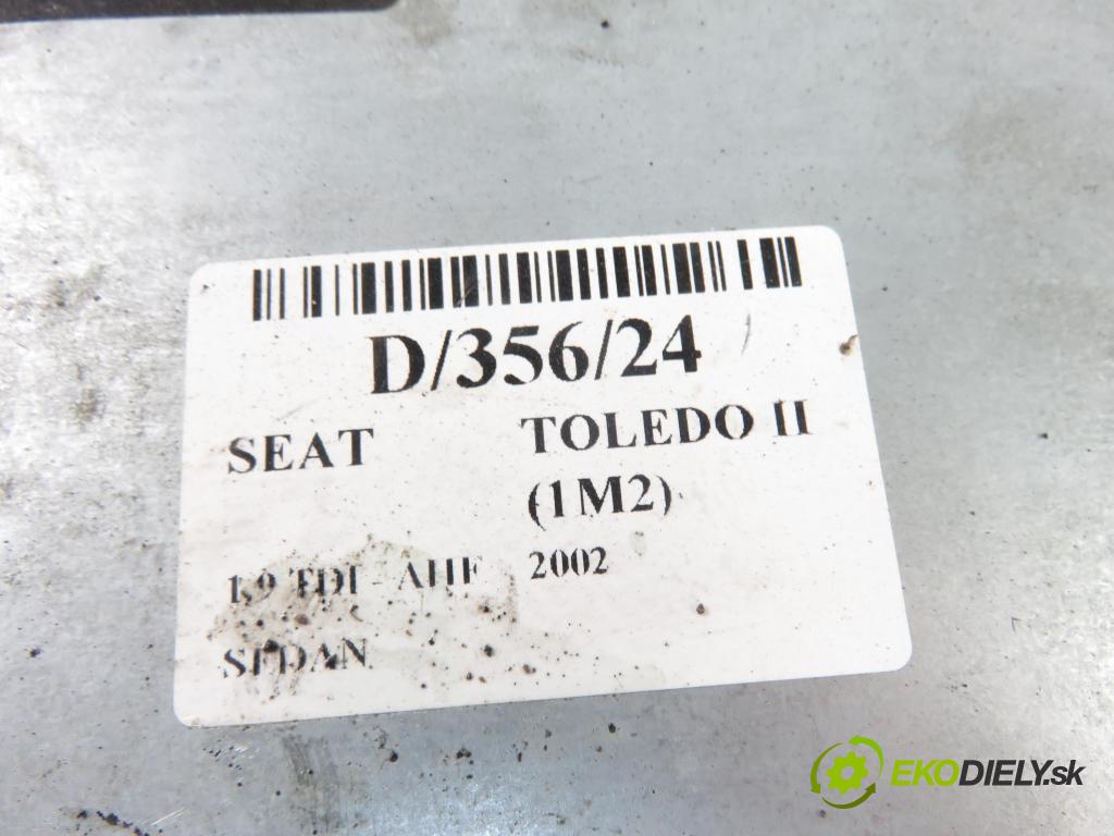 SEAT TOLEDO II (1M2) SEDAN 2002 81,00 1.9 TDI 110 - AHF 1896,00 RADIO CD 1M0035186D