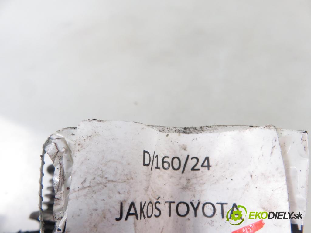 TOYOTA COROLLA (_E12_) KOMBI 2002 66,00 2.0 D-4D 1995,00 Alternátor 2706027070 ; 1042103251 (Alternátory)