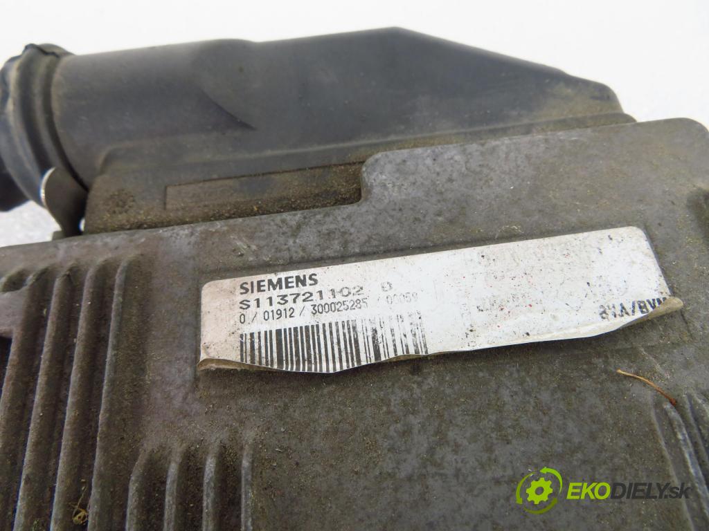 RENAULT SAFRANE II (B54_) LIFTBACK 1997 100,00 2.0 16V (B54L) - N7Q 710 1948,00 Riadiaca jednotka Motor S113721102D