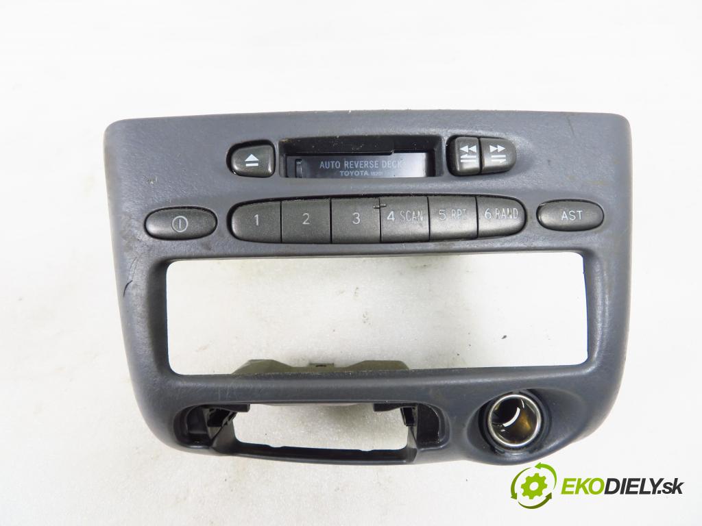 TOYOTA YARIS (_P1_) HB 1999 50,00 1.0 VVT- i 68 - 1SZ-FE 998,00 RADIO Modul 8612052010