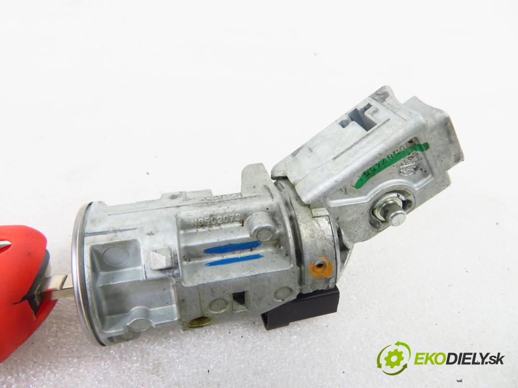 PEUGEOT 407 SW (6E_) KOMBI 2006 80,00 1.6 HDi 110 - 9HZ (DV6TED4) 1560,00 spinačka N0502073 ; N0502455 (Spínacia skrinka)