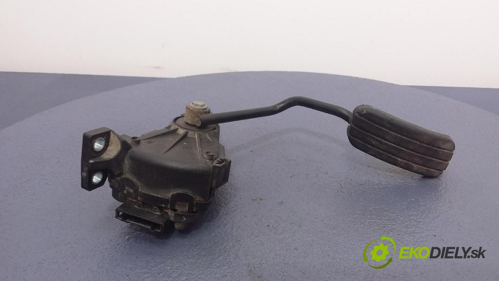 Renault Trafic 2008 pedal Plyn: 7700313060