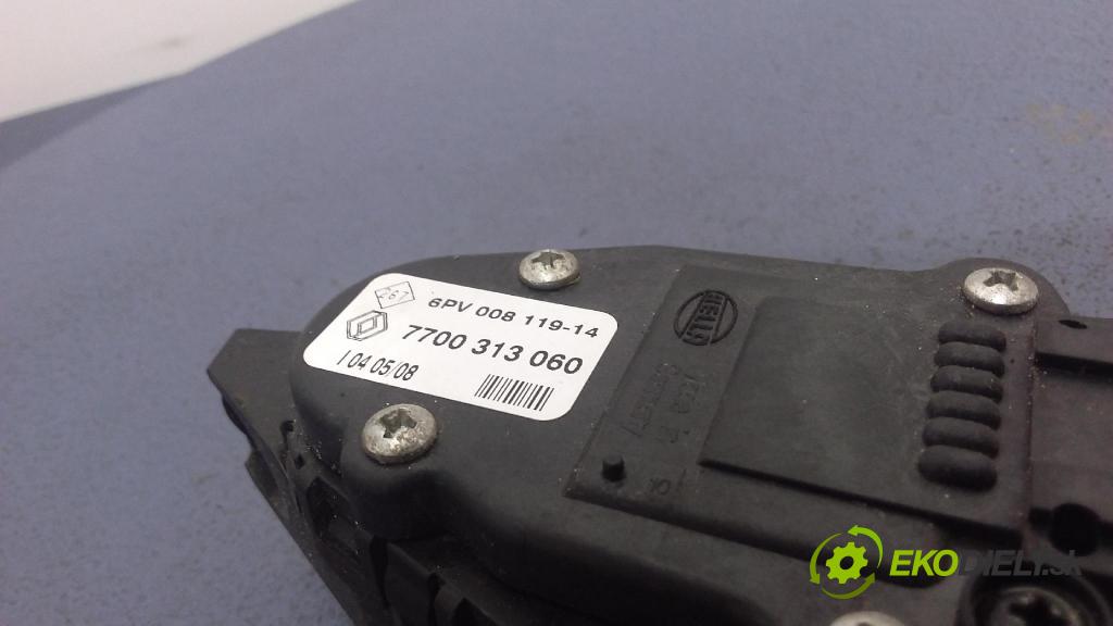 Renault Trafic 2008 pedal Plyn: 7700313060