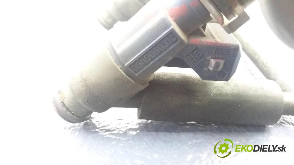 Volkswagen Bora 1998 lišta Dodávka: 06A906031C