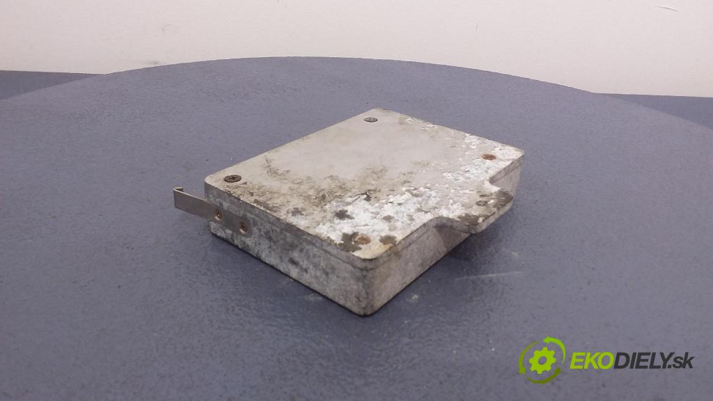 Volkswagen Passat 1999 řídící jednotka 67R-014020