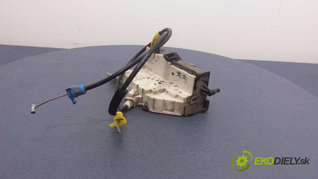 Fiat Scudo 2008 zámok dvere Predné v pravo: 9681334980