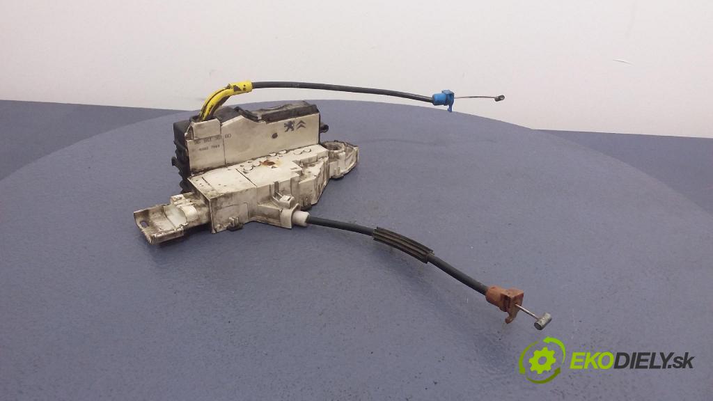 Fiat Scudo 2008 zámok dvere zad v pravo: 9681336180