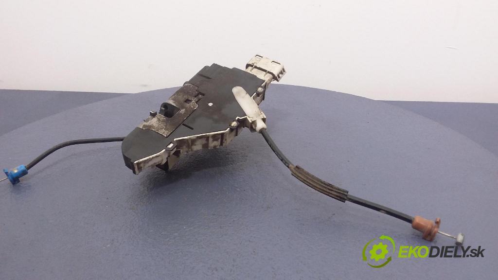 Fiat Scudo 2008 zámok dvere zad v pravo: 9681336180