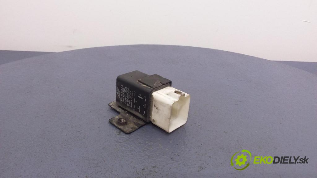 Ford Galaxy 2002 relé YM218C616AA