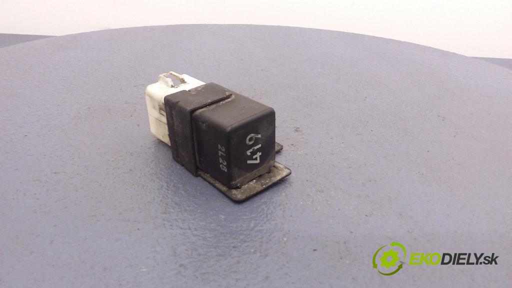 Ford Galaxy 2002 relé YM218C616AA