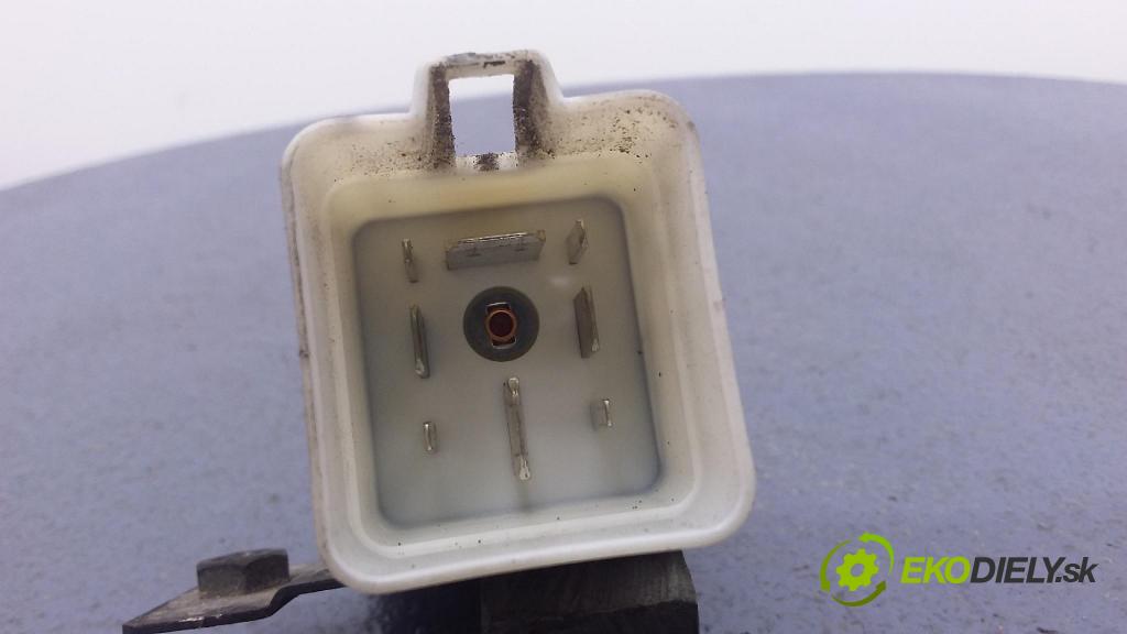 Ford Galaxy 2002 relé YM218C616AA